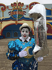 mit dabei: Weißclown Tonito Alexis (©Foto: Martin Schmitz)